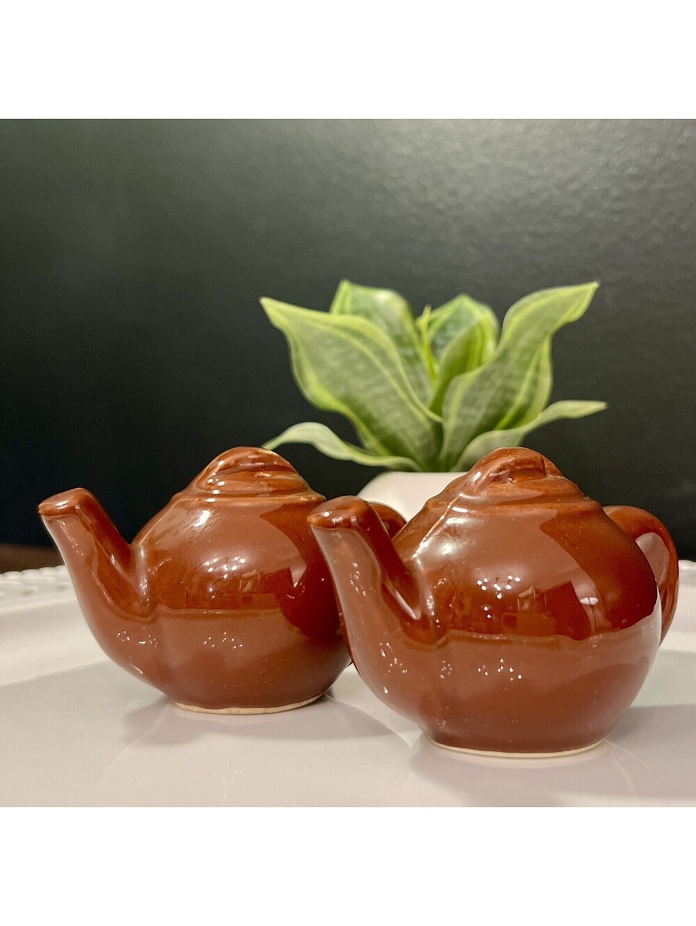 Kitschy 50's Teapot Salt And Pepper Shakers Brown Drip Ceramic Pottery.